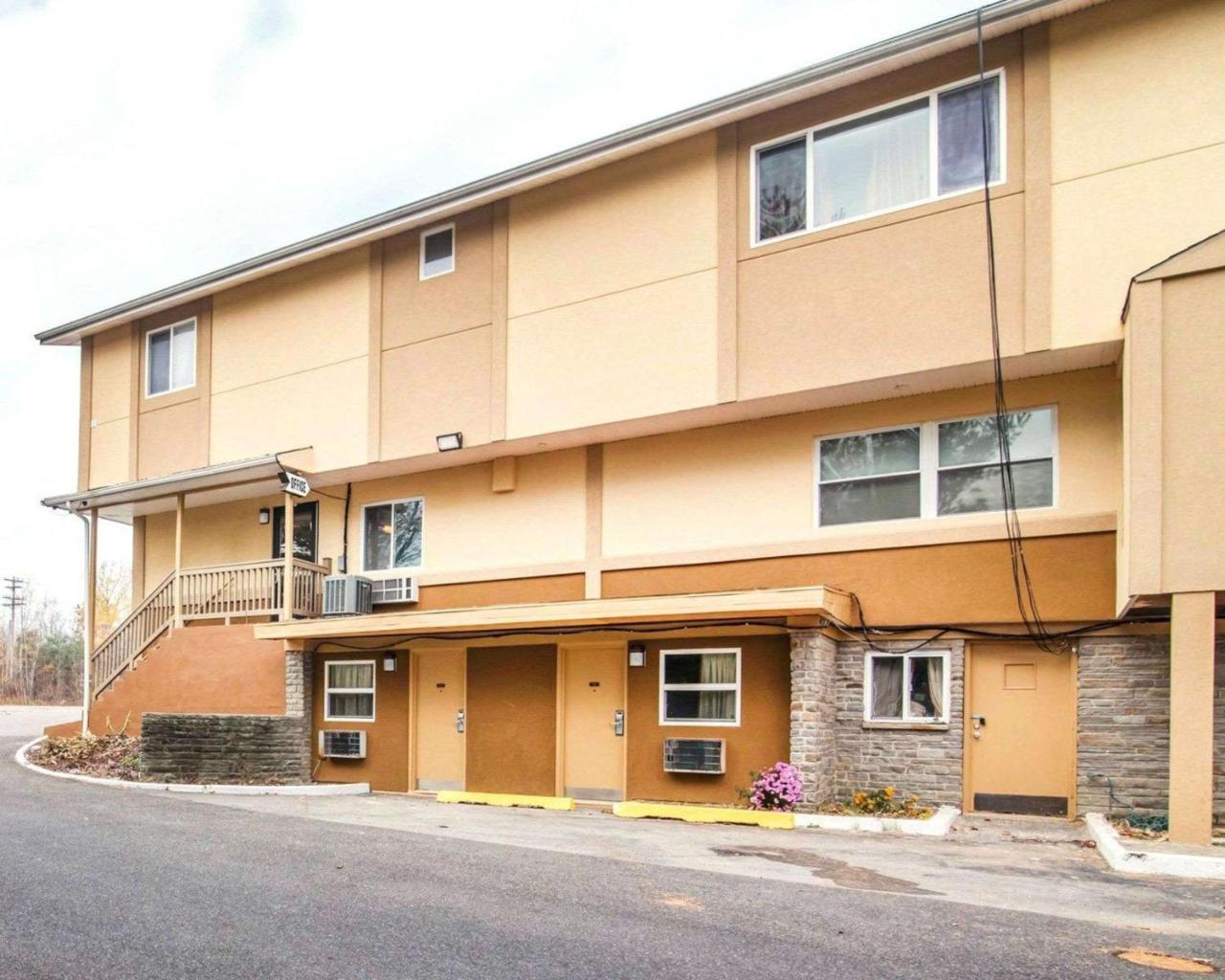 Econo Lodge New Paltz Exteriér fotografie